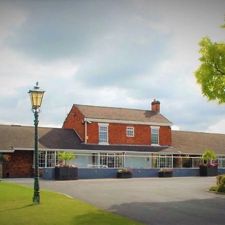 Hunters Lodge Hotel Crewe Buitenkant foto