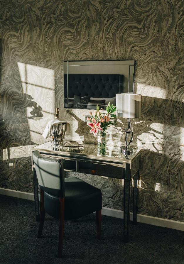 Hunters Lodge Hotel Crewe Buitenkant foto