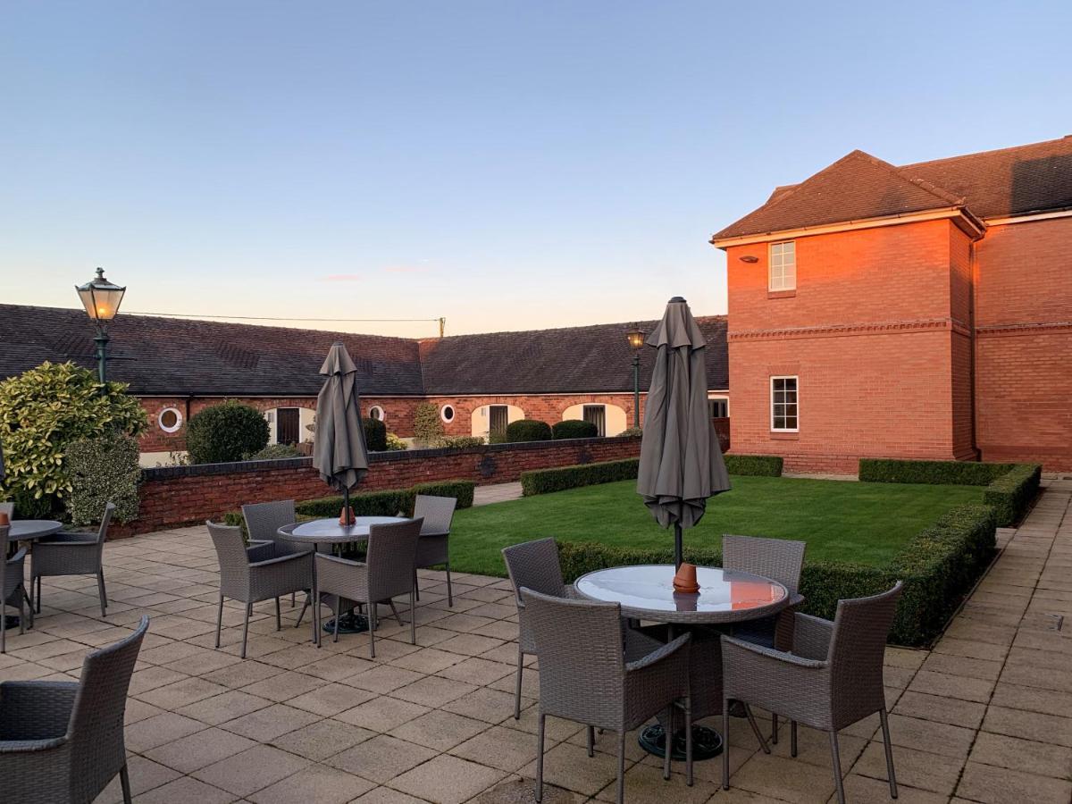Hunters Lodge Hotel Crewe Buitenkant foto