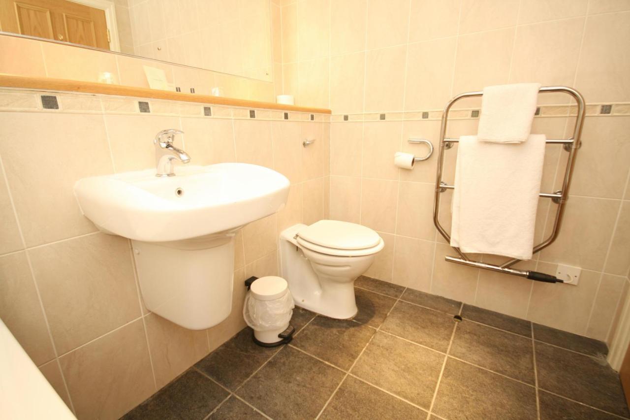 Hunters Lodge Hotel Crewe Buitenkant foto